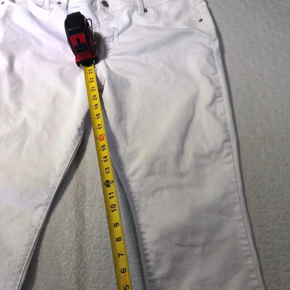 LEVI'S Classic White Capri Jeans Women's Size 32 - Picture 5 of 6